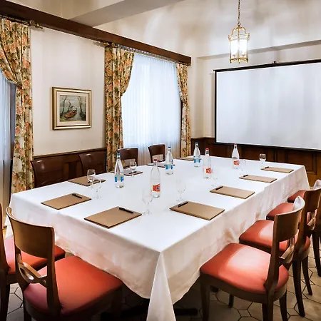 Dell'angelo Локарно