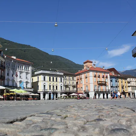 Dell'angelo Локарно