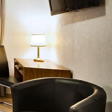 Dell'angelo Отель Локарно